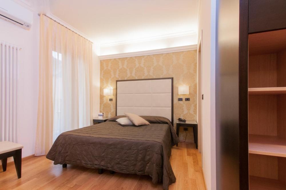 Hotel Touring Image 16