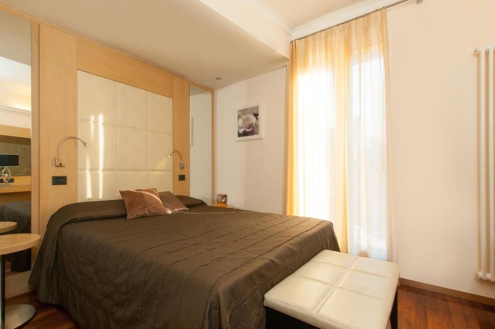 Hotel Touring Image 17