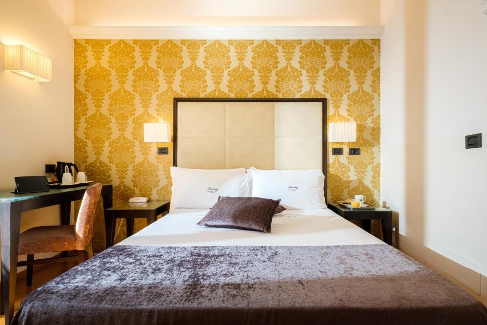 Hotel Touring Image 21