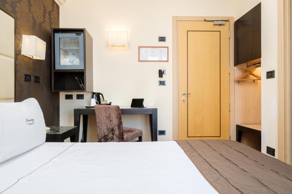 Hotel Touring Image 34