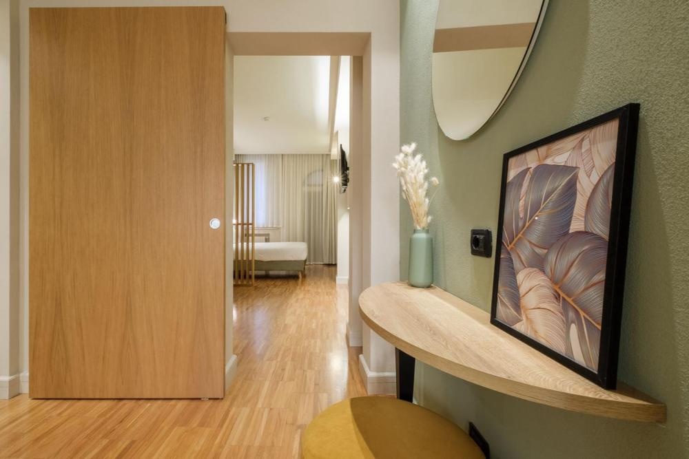 Hotel Touring Image 42
