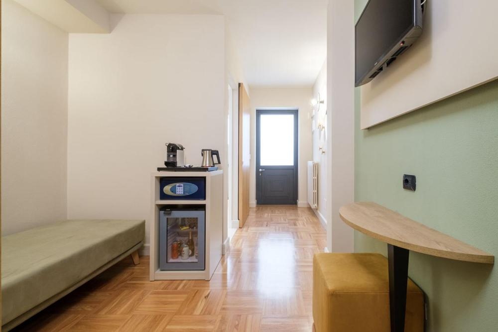 Hotel Touring Image 43