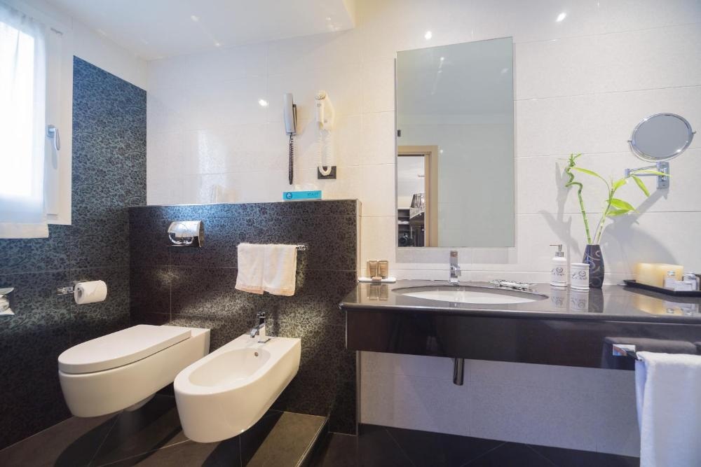 Hotel Touring Image 57