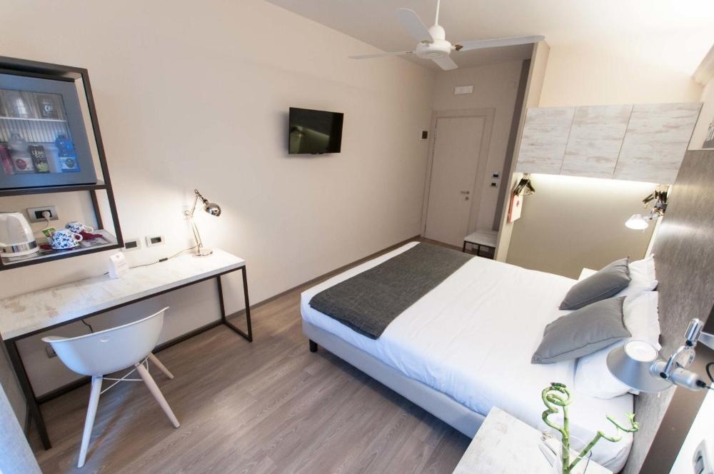 Hotel Touring Image 67