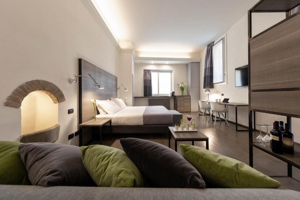 Hotel Touring Image 77