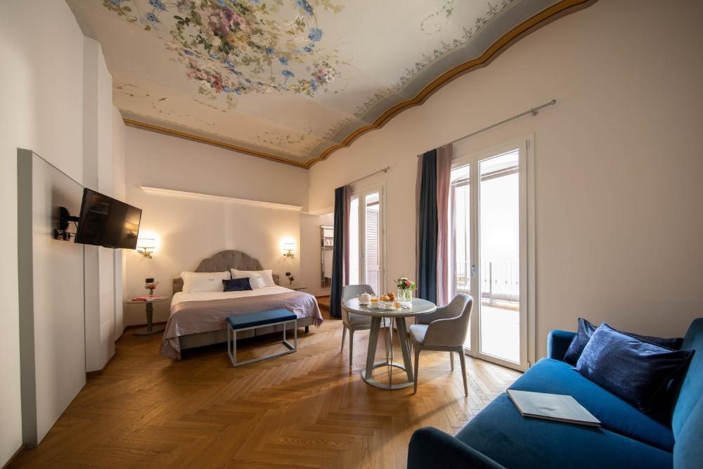 Hotel Touring Image 81