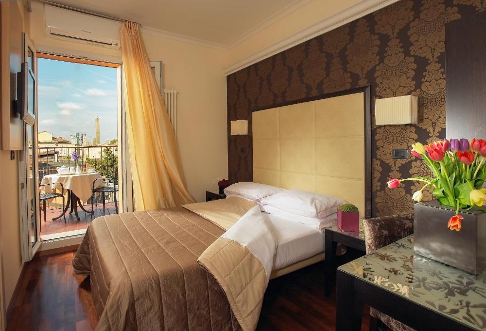 Hotel Touring Image 88