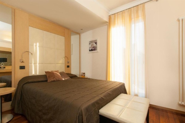 Hotel Touring image 17