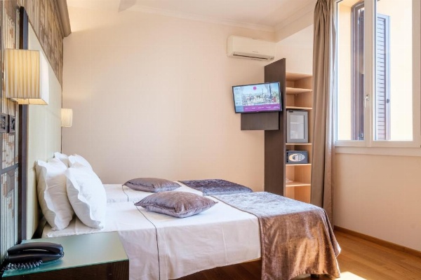 Hotel Touring image 18