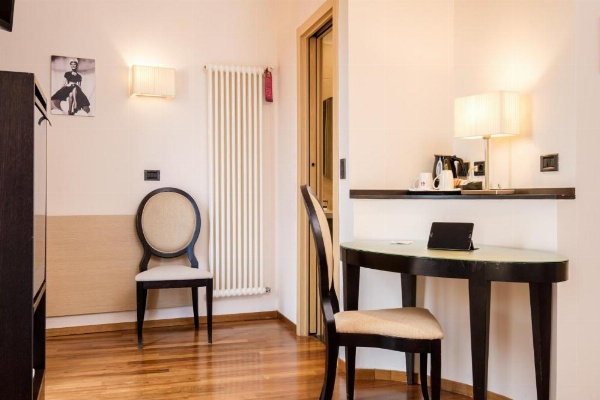 Hotel Touring image 19