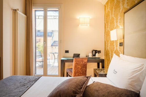 Hotel Touring image 27