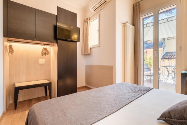 Hotel Touring image 28