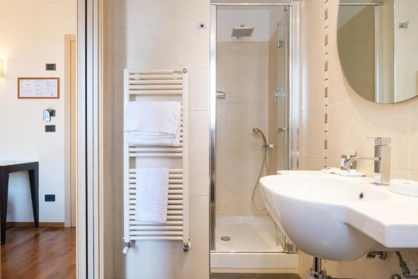 Hotel Touring image 32
