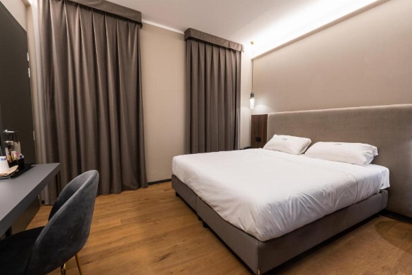 Hotel Touring image 7
